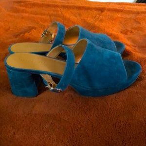 Areosoles size 11 never worn platform sandals blue